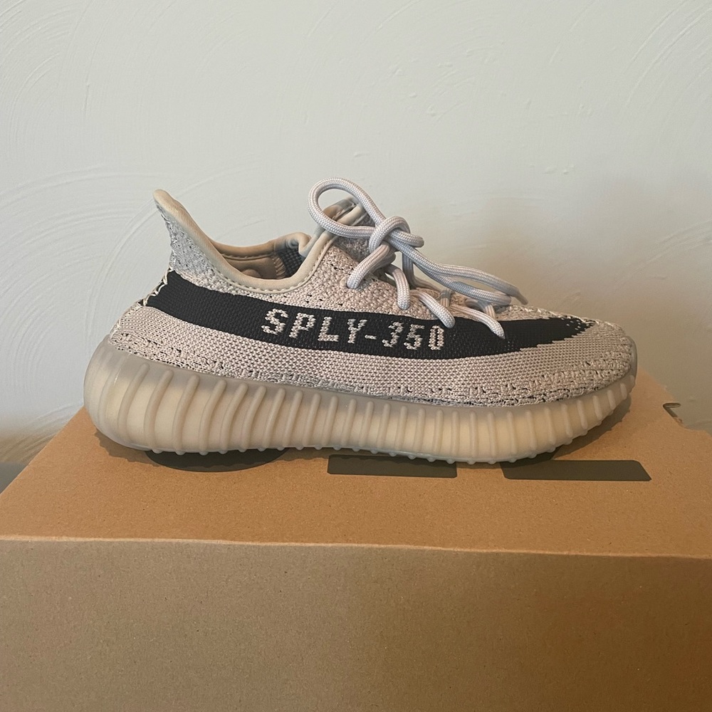 BNWT Yeezy 350 V2 “Slate” Men Size 5 equivalent to Women Size 6